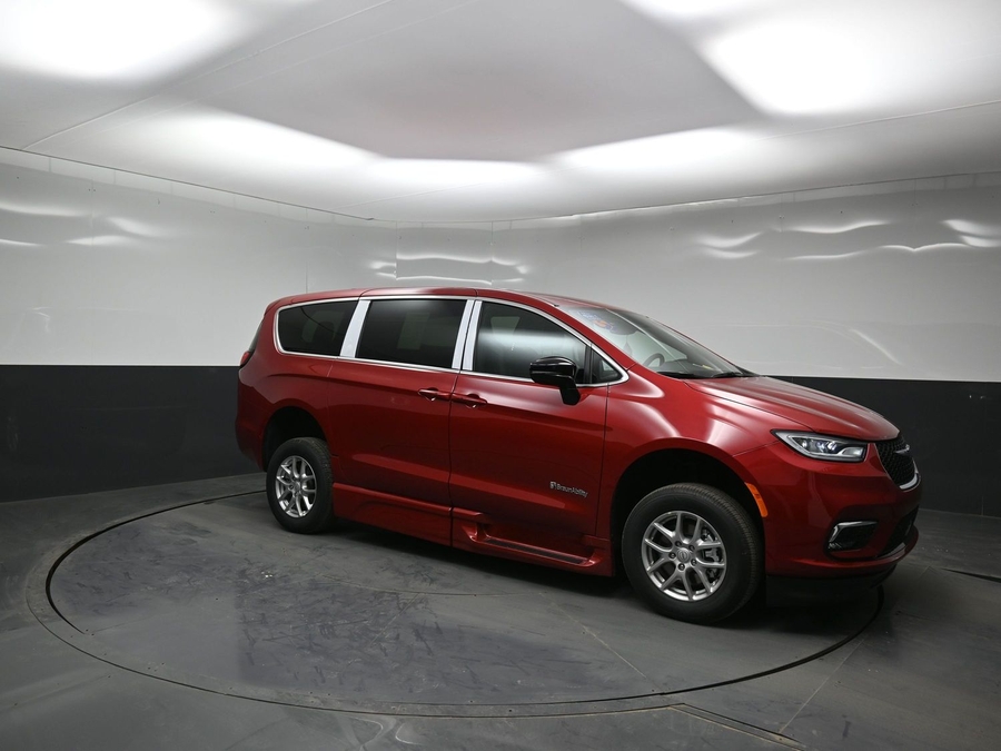 New 2026 Chrysler Pacifica Select Safety - BraunAbility Side Entry Fold Out Automatic Ramp