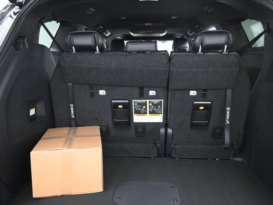 Midnight Black Metallic Toyota Sienna image number 11
