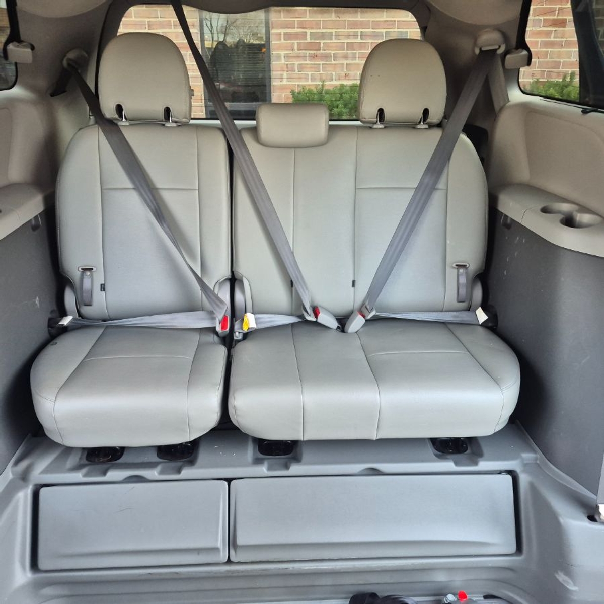 2015 TOYOTA SIENNA - Image 11