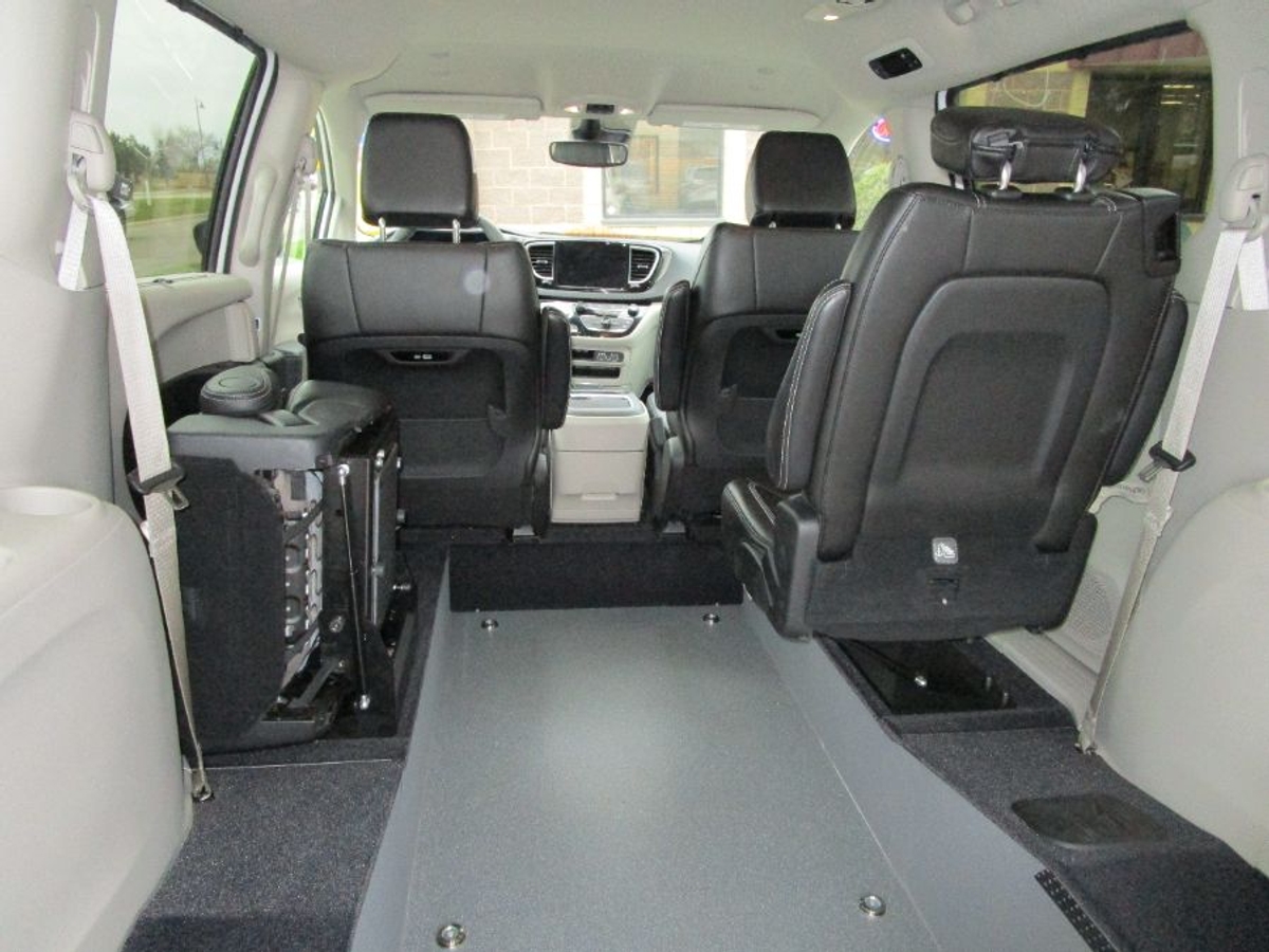 2024 CHRYSLER PACIFICA - Image 10