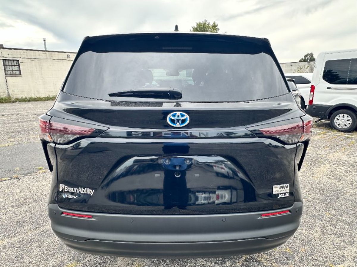2025 TOYOTA SIENNA - Image 6
