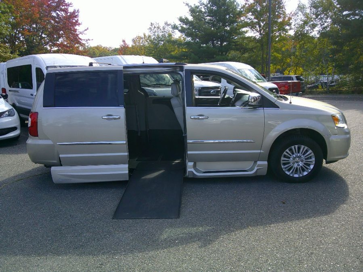 2014 Chrysler Town & Country Limited