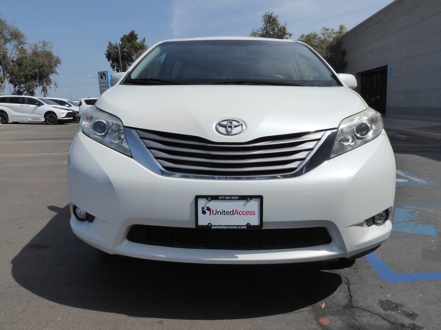 Used 2015 Toyota Sienna XLE - VMI Side Entry In Floor Automatic Ramp