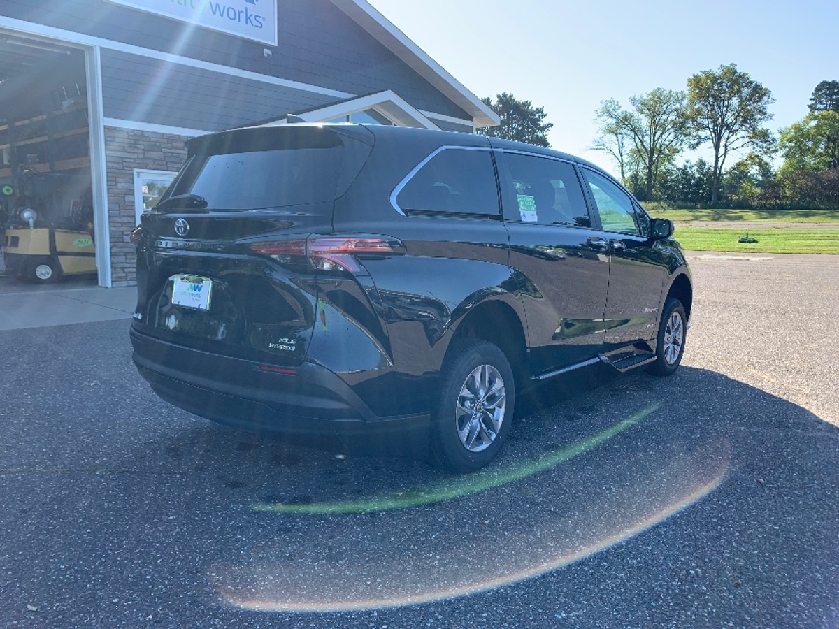 2021 TOYOTA SIENNA - Image 12