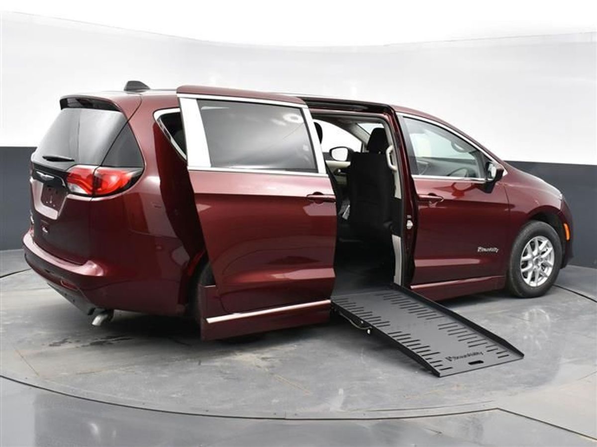 2023 CHRYSLER VOYAGER - Image 13