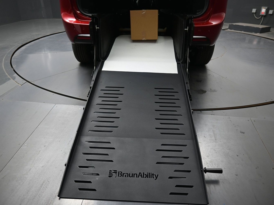 New 2026 Chrysler Pacifica Select Plus - BraunAbility Rear Entry Fold Out Manual Ramp