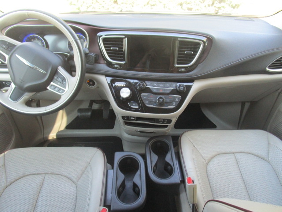 Used 2017 Chrysler Pacifica Limited - BraunAbility Side Entry Fold Out Automatic Ramp