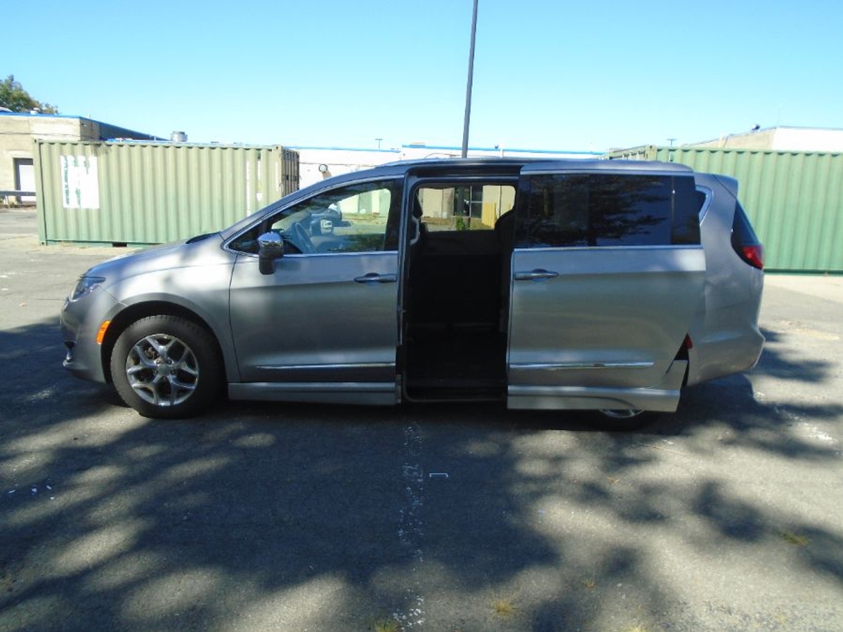 2018 CHRYSLER PACIFICA - Image 6