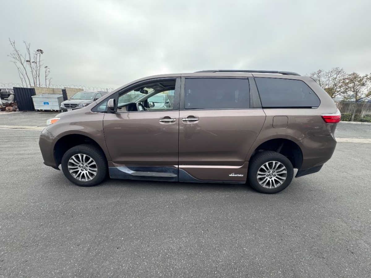 2018 TOYOTA SIENNA - Image 5