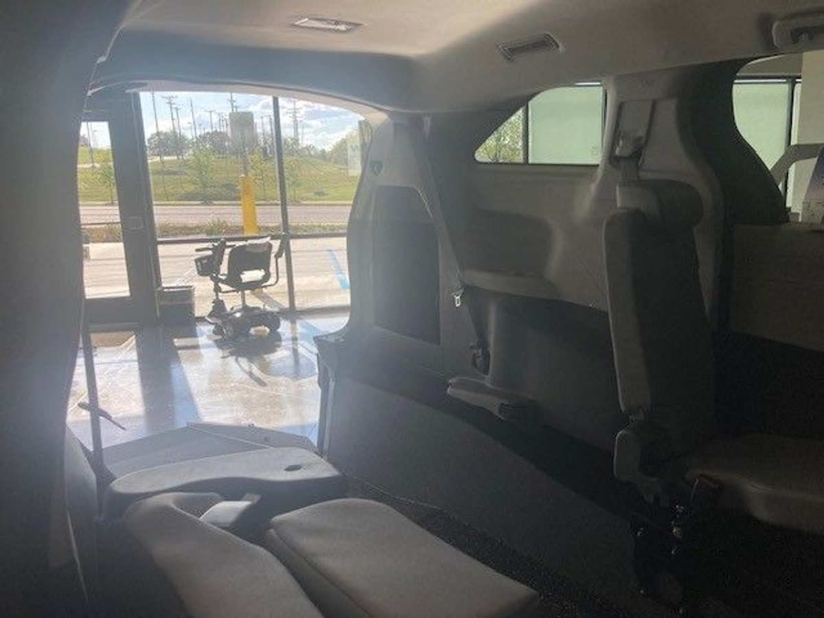 2023 TOYOTA SIENNA - Image 8