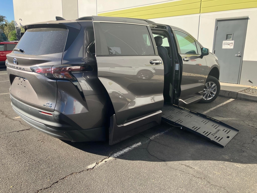 Used 2023 Toyota Sienna Hybrid XLE Base - BraunAbility Side Entry Entry Fold Out Automatic Ramp