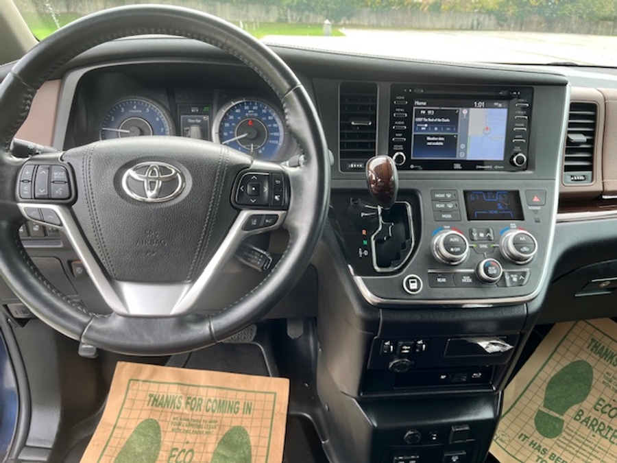 Used 2019 Toyota Sienna Limited - BraunAbility Side Entry Entry In Floor Automatic Ramp