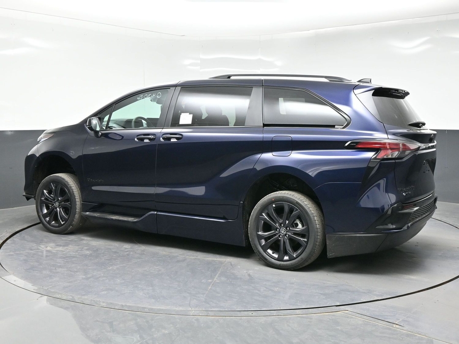 New 2026 Toyota Sienna Hybrid XSE Sport - BraunAbility Side Entry Entry Fold Out Automatic Ramp