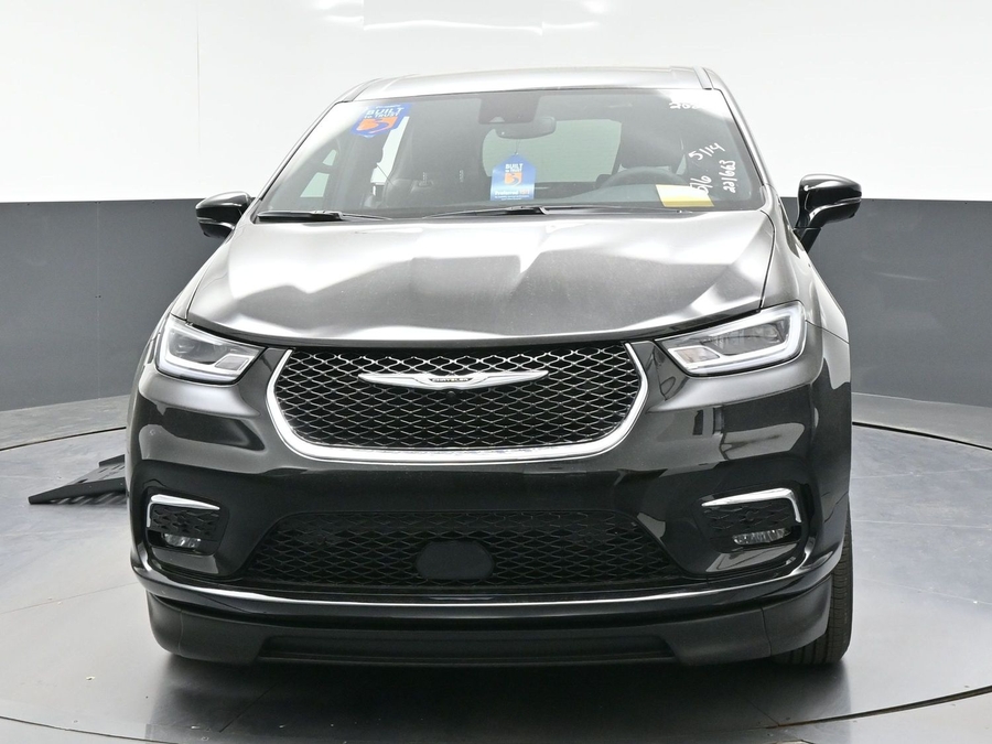 Black Chrysler Pacifica image number 22