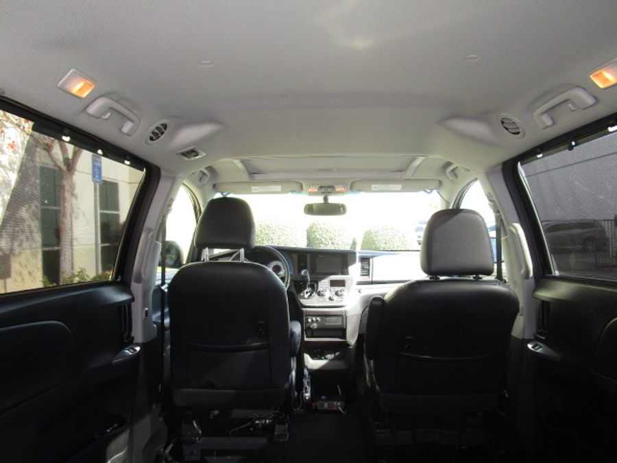 Used 2015 Toyota Sienna SE - VMI Side Entry Entry In Floor Automatic Ramp