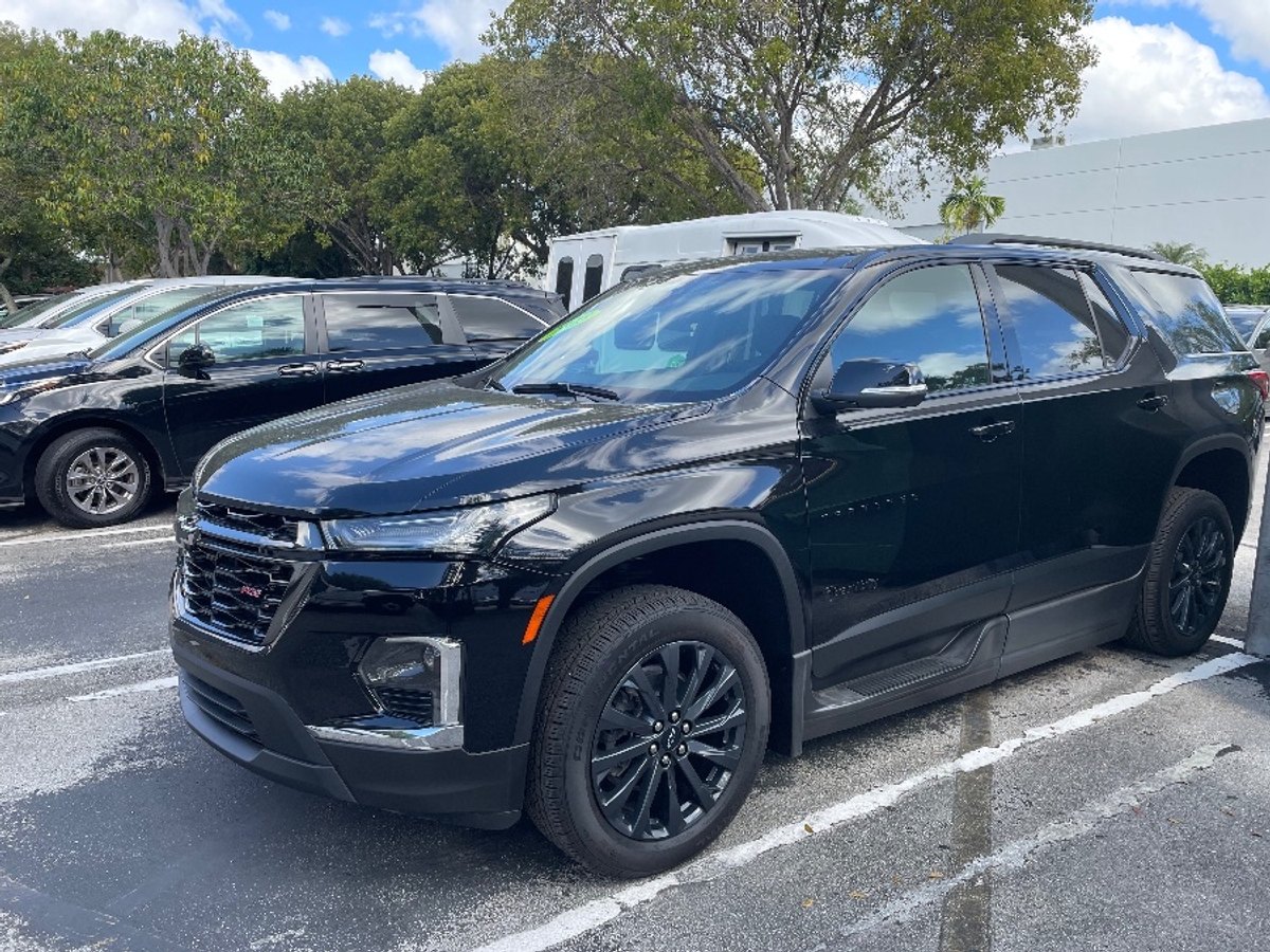 2023 CHEVROLET TRAVERSE - Image 2