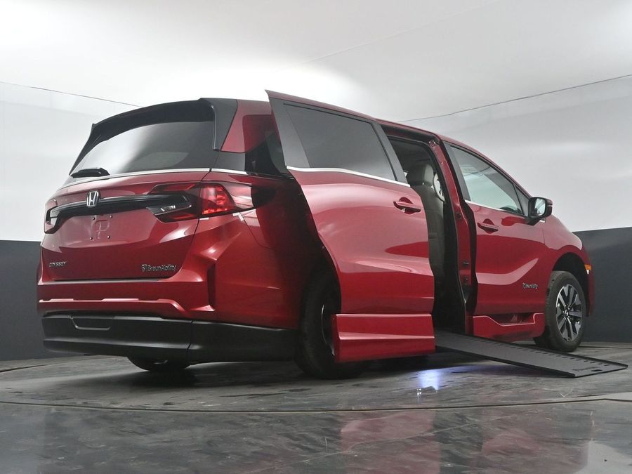 New 2025 Honda Odyssey EX-L - BraunAbility Side Entry Entry In Floor Automatic Ramp