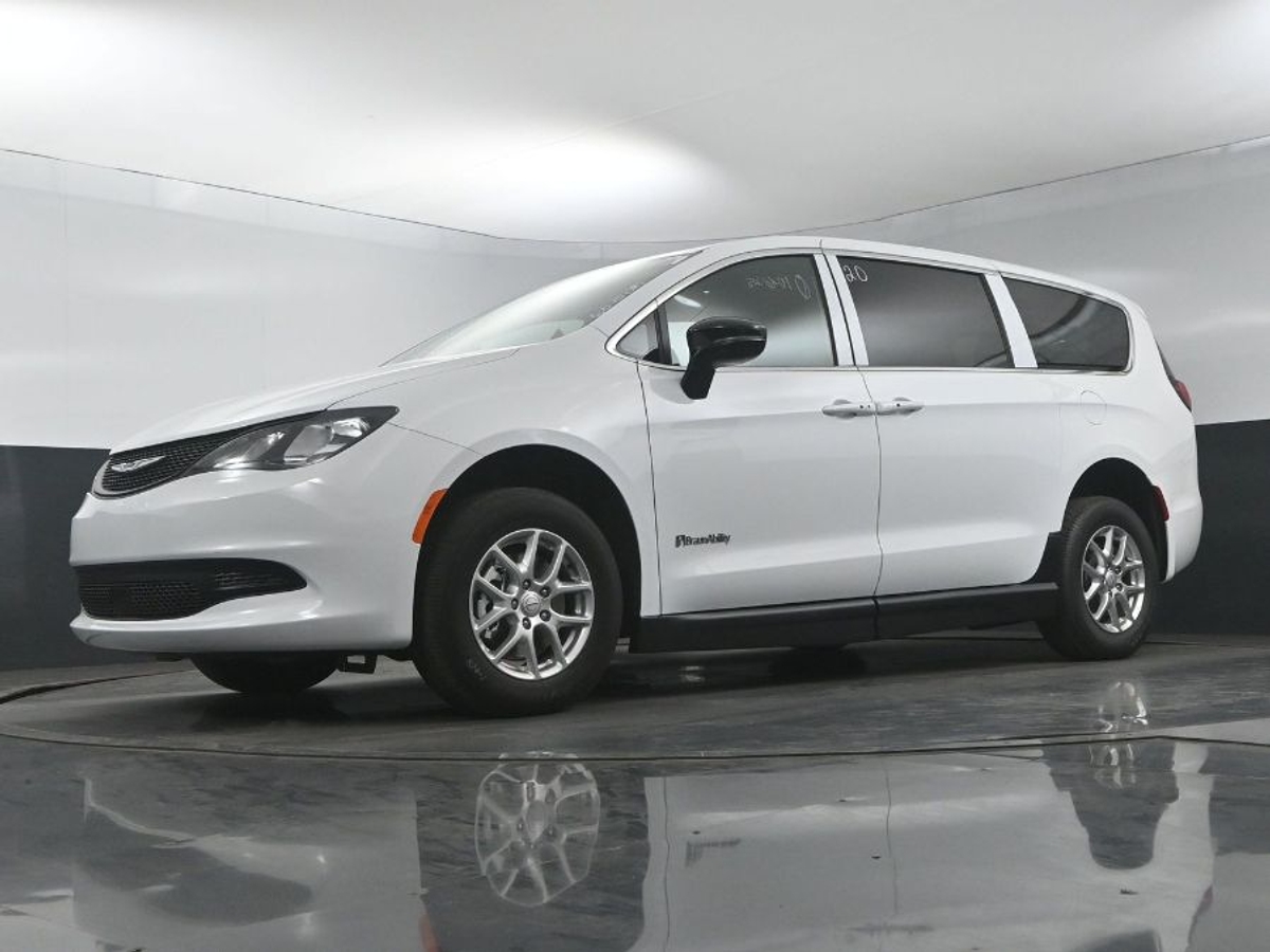 2025 CHRYSLER VOYAGER - Image 19