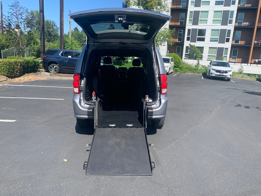 Used 2019 Dodge Grand Caravan GT - International Mobility Rear Entry Entry Fold Out Manual Ramp