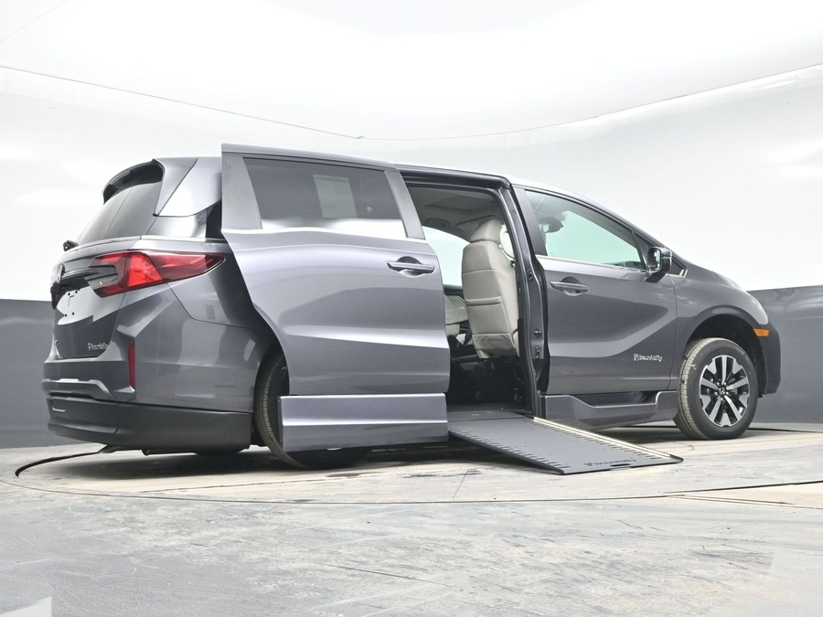 New 2026 Honda Odyssey EX-L - BraunAbility Side Entry Entry In Floor Automatic Ramp
