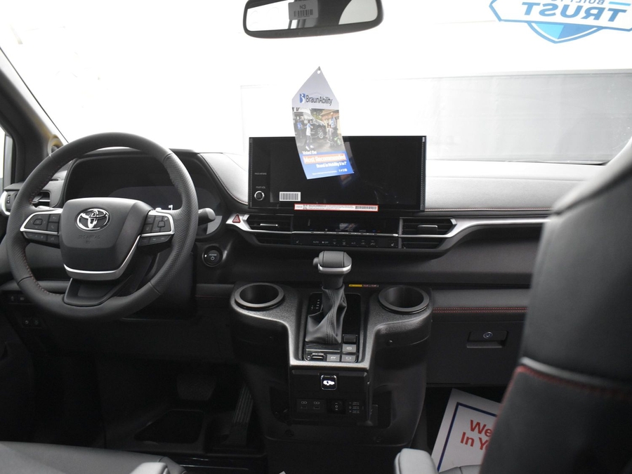 New 2025 Toyota Sienna Hybrid XSE Sport - BraunAbility Side Entry Entry In Floor Automatic Ramp