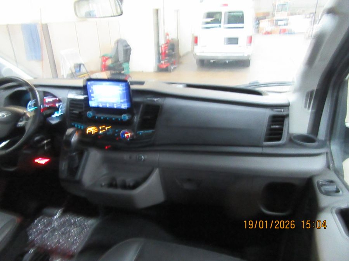 Silver Ford T250 image number 5