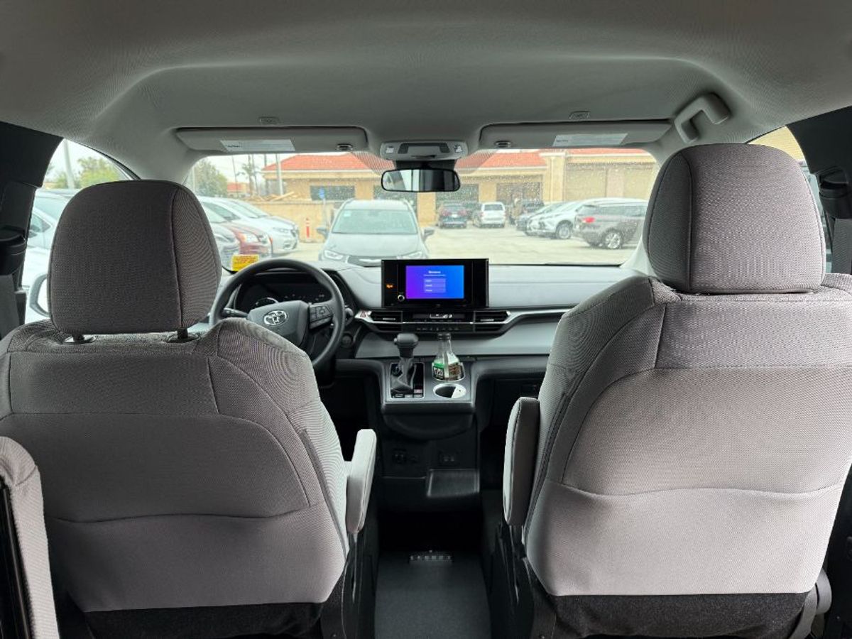2025 TOYOTA SIENNA - Image 12