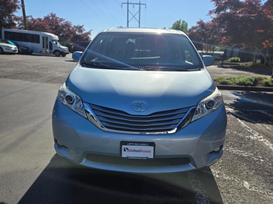 Used 2015 Toyota Sienna XLE - VMI Side Entry Entry In Floor Automatic Ramp
