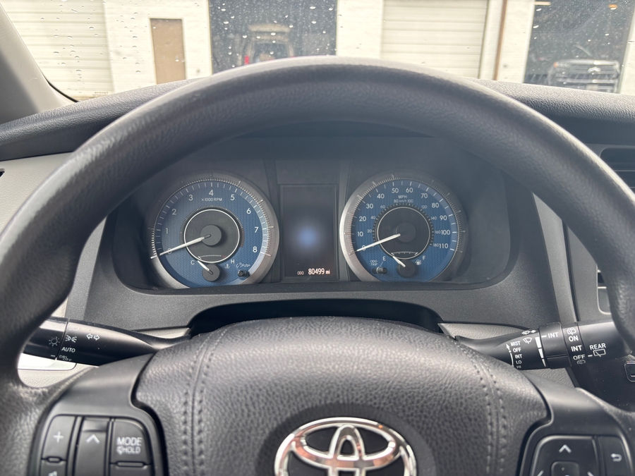 Used 2018 Toyota Sienna LE - BraunAbility Side Entry Entry In Floor Automatic Ramp