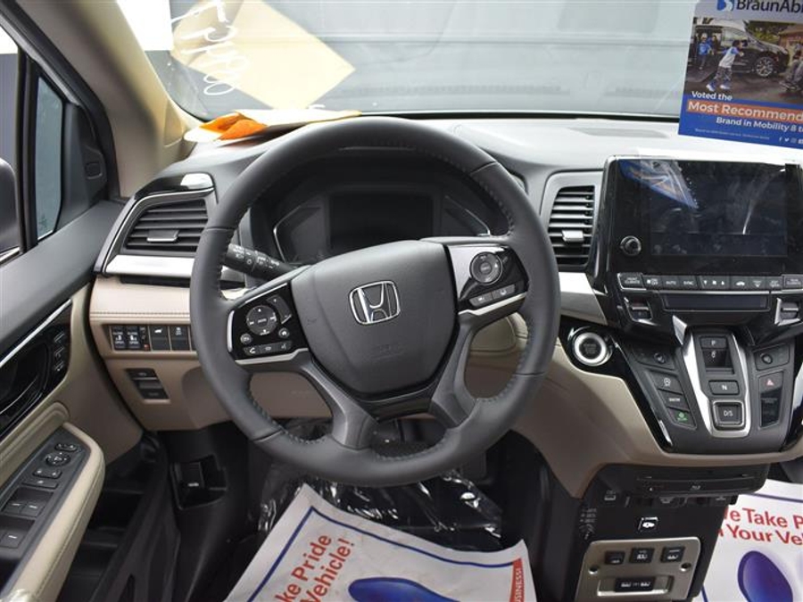 New 2026 Honda Odyssey Touring - BraunAbility Side Entry In Floor Automatic Ramp