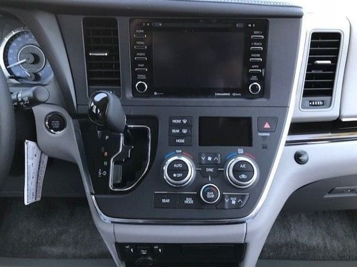 Black Toyota Sienna image number 10