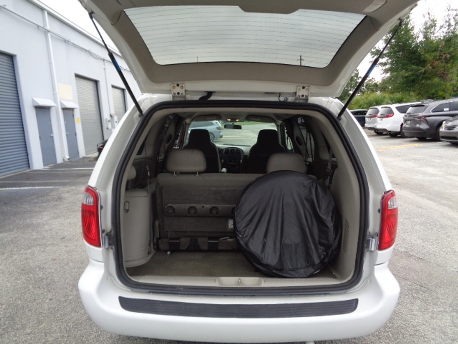 Used 2005 Dodge Grand Caravan SE - BraunAbility Side Entry Entry Fold Out Automatic Ramp