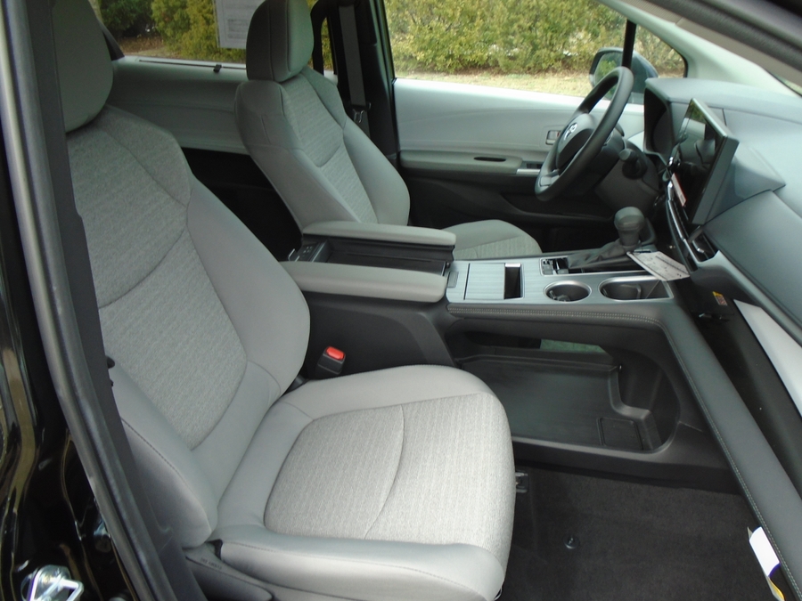 2025 TOYOTA SIENNA - Image 2
