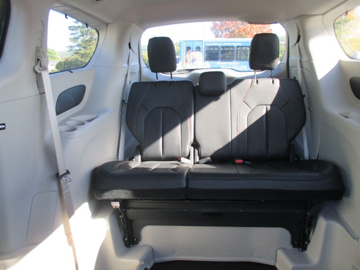 2018 CHRYSLER PACIFICA - Image 12