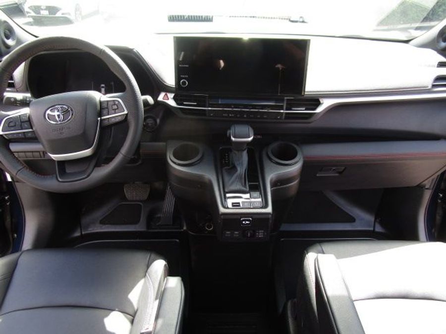 New 2025 Toyota Sienna Hybrid XSE Sport - BraunAbility Side Entry Entry Fold Out Automatic Ramp