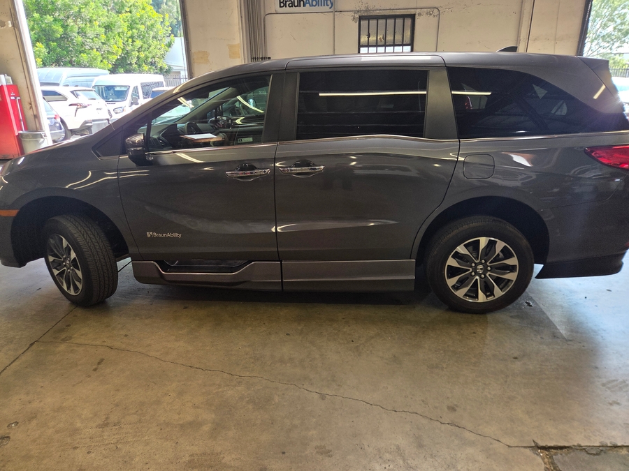 Used 2023 Honda Odyssey EX-L - BraunAbility Side Entry In Floor Automatic Ramp