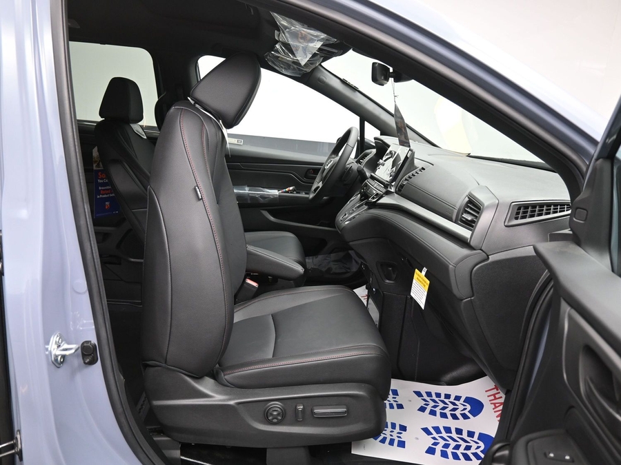 Grey Honda Odyssey image number 8