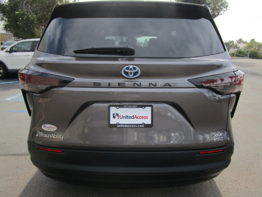 Used 2023 Toyota Sienna Hybrid XLE Base - BraunAbility Side Entry Entry In Floor Automatic Ramp
