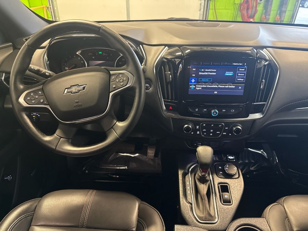 Red Chevrolet Traverse image number 11