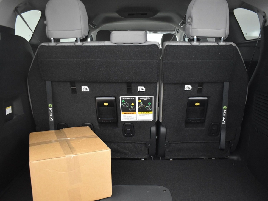 New 2025 Toyota Sienna Hybrid LE - BraunAbility Side Entry Entry Fold Out Automatic Ramp