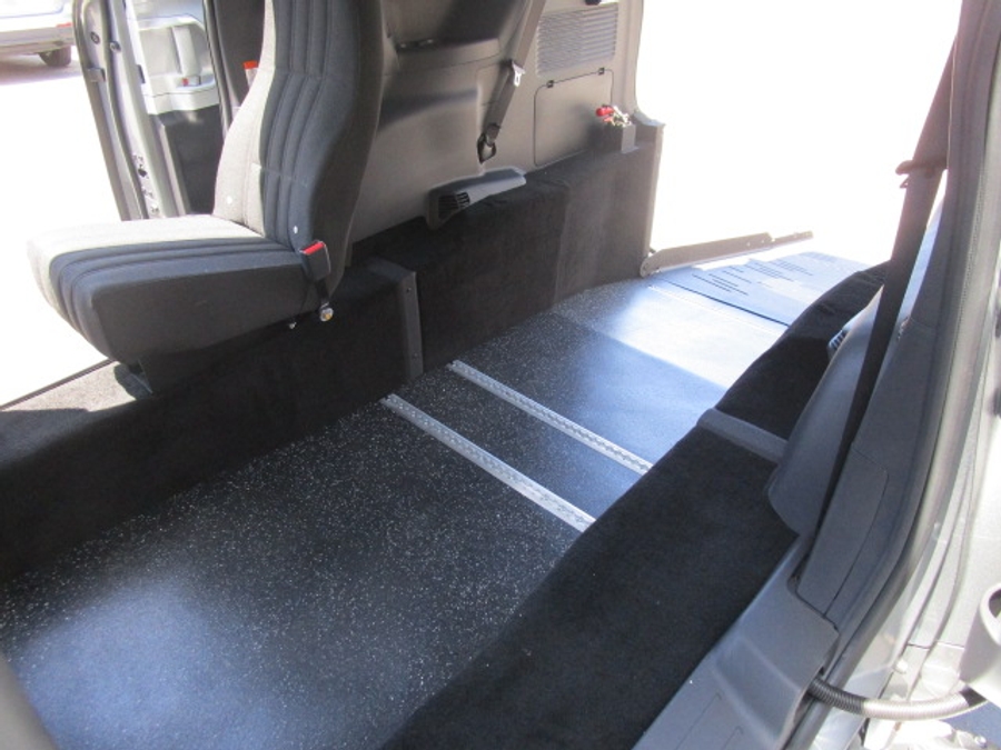New 2026 Toyota Sienna Hybrid LE - Vantage Mobility Commercial Rear Entry Entry Fold Out Manual Ramp