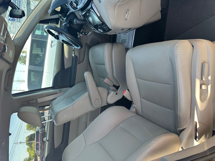 Used 2014 Honda Odyssey Touring - VMI Side Entry Entry In Floor Automatic Ramp