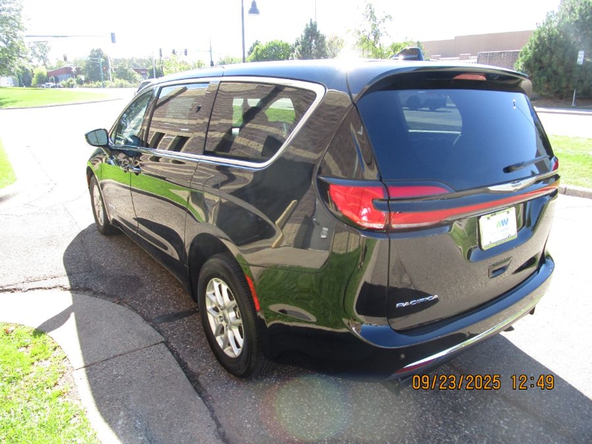 2024 CHRYSLER PACIFICA - Image 7