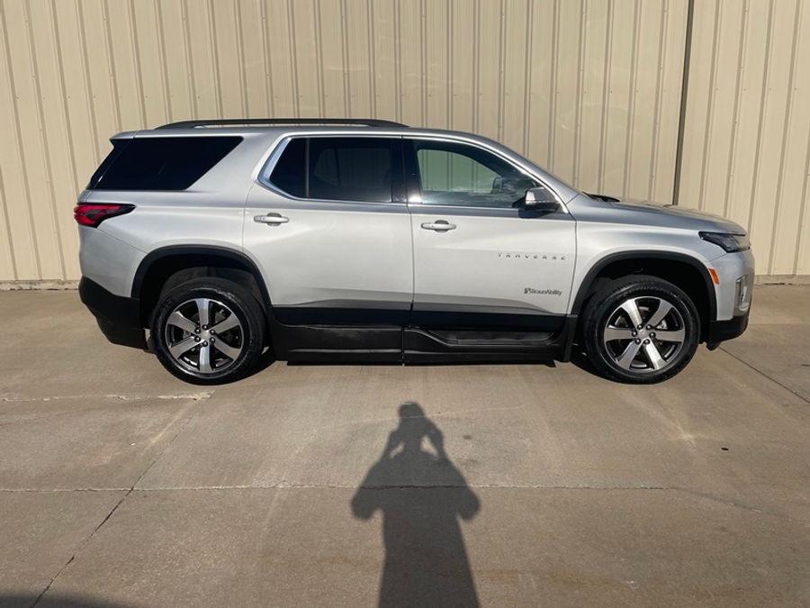 Used 2022 Chevrolet Traverse 3LT - BraunAbility Side Entry In Floor Automatic Ramp