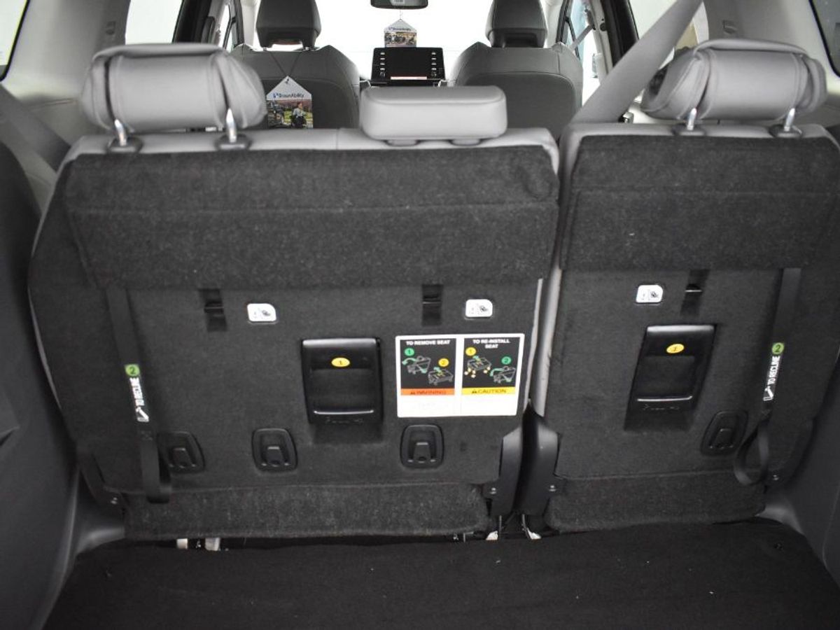 Black Toyota Sienna image number 6