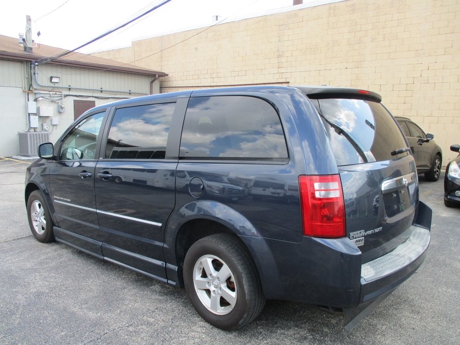  Dodge Grand Caravan with Side Entry Automatic Fold Out ramp