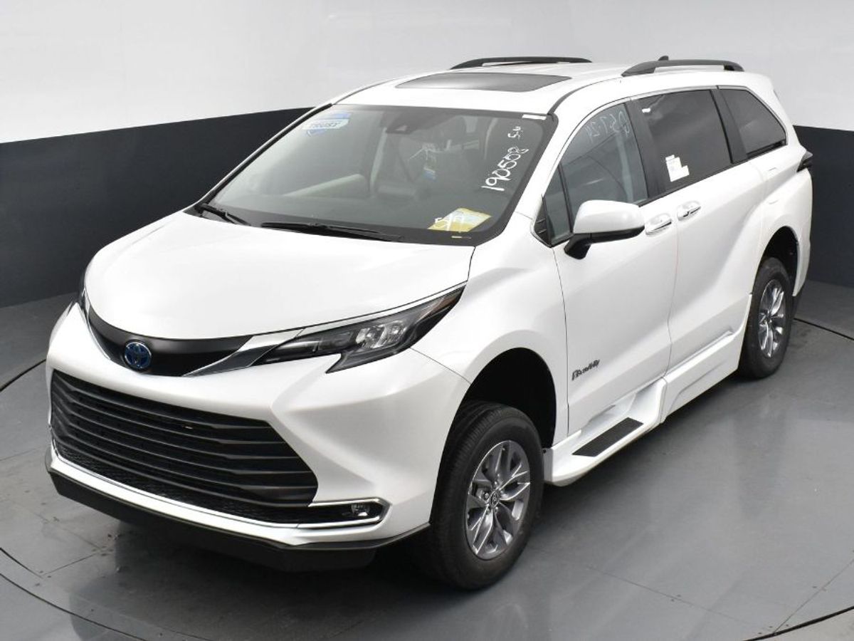 2024 TOYOTA SIENNA - Image 15