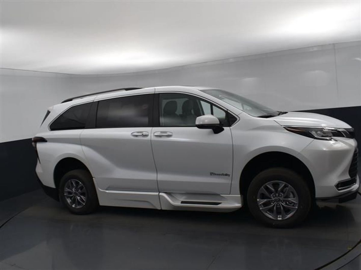 2023 TOYOTA SIENNA - Image 21