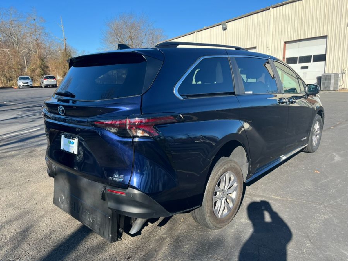 2024 TOYOTA SIENNA - Image 16