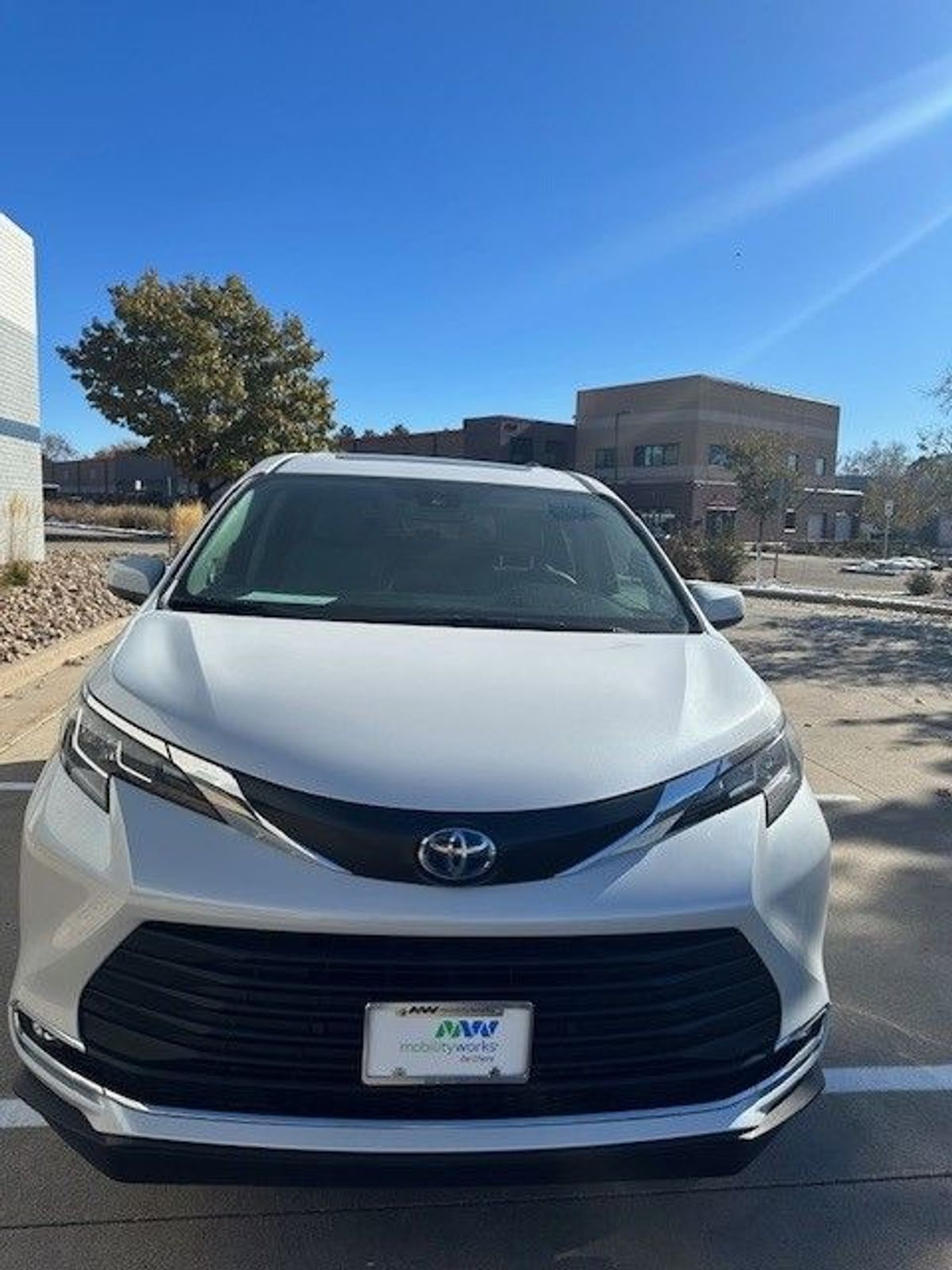 2023 Toyota Sienna XLE - Photo 7